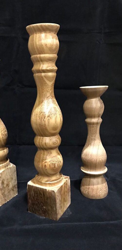 pieza realizada por asociación de torneado de madera candelabros artesanales realizados mediante torneado de madera
