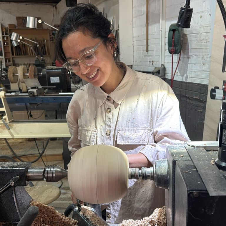 equipo de artesanos en Sabadell – Kata artesana de madera